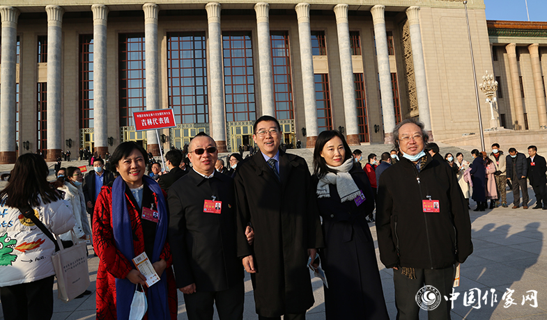 ���Ҵ����ڴ����ǰ��Ӱ