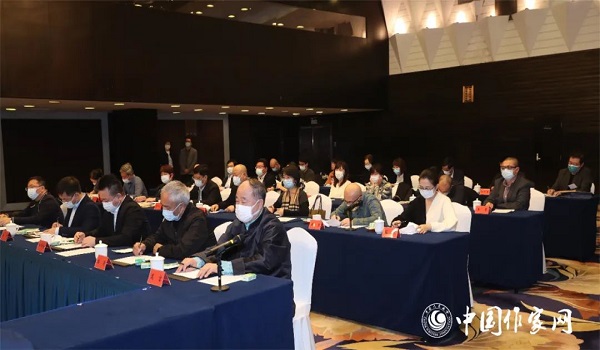 �ڰ˽�³Ѹ��ѧ����������̸����