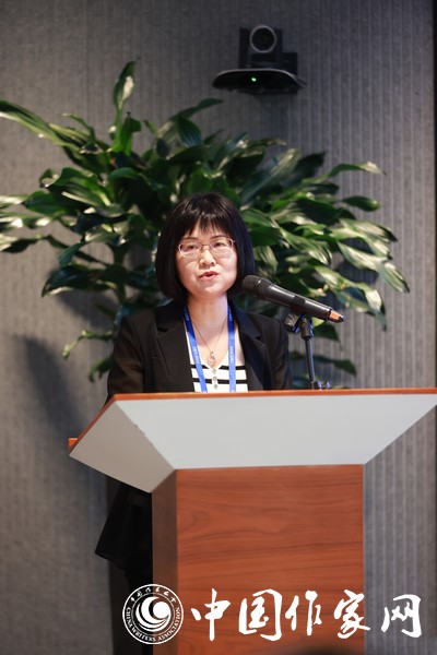 �ɶ��˹���Ļ���ʼ�ˡ�CEO��㷢��