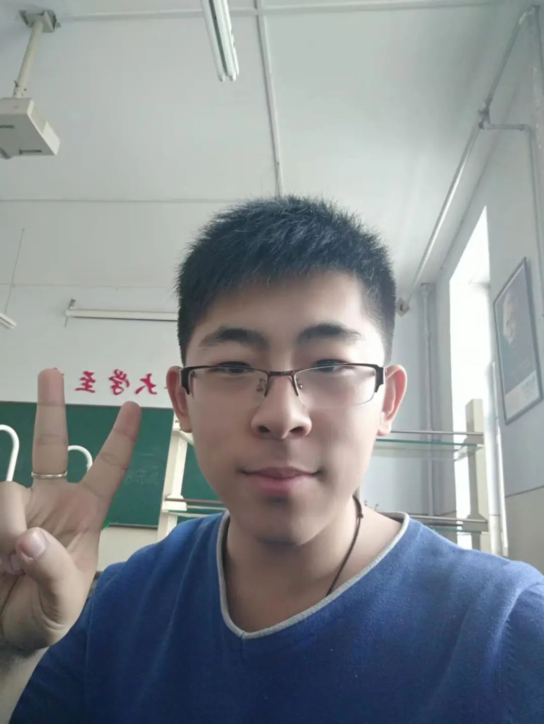 �����죬1995����������ʡ������ˣ��й���ѧ������ѧ��ѧרҵ�ڶ���ʿ�о�������ѧ��Ʒ����ѡ�羺���¹���ԭ��Ƶ��������֮�ǡ���Ŀ��