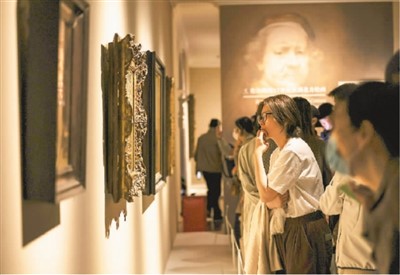 �������ڡ���ҹ���ߡ��ϲ�ʮ��ʱ���������껪����ϲι�չ��  ����Ԭ�����㣨����ͼƬ��