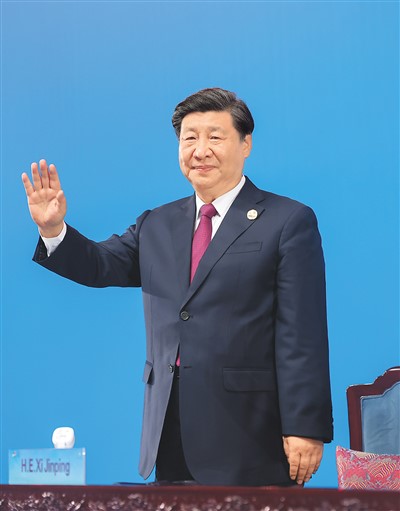  7��28����������ʮһ�������ѧ���ļ��˶������Ĵ�ʡ�ɶ���¡�ؿ�Ļ�����ǹ�����ϯϰ��ƽ����ϯ̨�����һ������⡣   �»������ �� ����