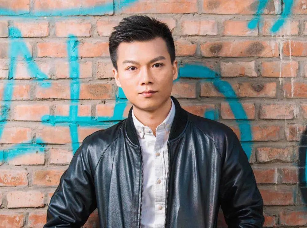 ���߼�飺��鱷����У�1981�������羺���¹����ƻ���ѧίԱ�ḱ���Σ�Ү³��ѧ����ѧ�ߣ��ƻ����ҡ�