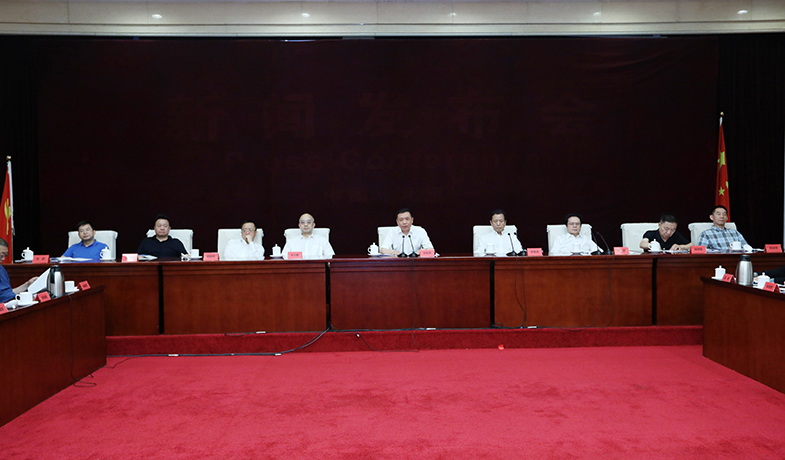 7��25�գ���ʮһ��é����ѧ������ίԱ���һ��ȫ���