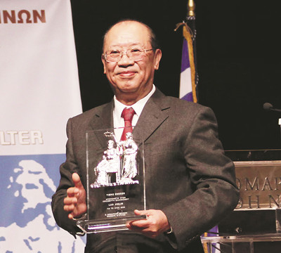 �޽��ۣ���������Ϸ�絼�������ҡ����ۼҡ�Ϸ������ҡ���20����60��������Ⱥ��ݡ������µ�������������Ĵ�˵�����޺���µ��ڱ����Ȱ��ಿ��̨�硢���Ӿ�͹㲥�硣��1986���𣬵����ˡ�������˹�����������������ʮ�ಿ��ϣ��Ϸ�磬��θ���������ݳ������нϸ߹���������2009���ϣ���ŵ����������衰ϣ���Ļ���ʹ���ƺţ�2024���ھŽ조�����Ļ�������