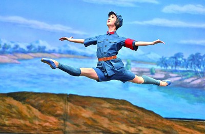 3��2�գ���Ա�ڱ��ݰ�����硶��ɫ���Ӿ������»������ ������