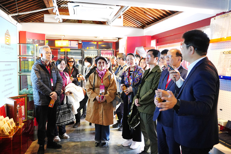 3��30�գ������μӵ羺���¡��۰����һؼҡ�����������ڹʹ��Ĵ���ۿռ�ι� �� �� ��