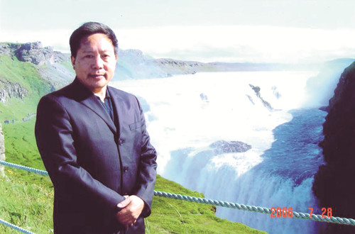 ��棬����ʡ�׷����ˣ����������ҡ����Ρ��������ա��༭�����Ρ����������ա�С˵���鳤������Ŵ��桷���ࡢ����ʡ����������ǵ�ְ������ȫ�������Ž�����Ƚ����˳ƺš�1986�����羺���¹������������С˵������С˵����ʷС˵��ɢ�ġ��������۵Ƚ�ǧ���֡���ƪС˵�����۾�Ȯ����ڶ��죨1981��1984�꣩ȫ������������ѧ����������ƪС˵���׻�կ�����ʮһ�죨2012��2015��ȫ������������ѧ������������������Ʒ�����ʡ����ԭ���ս����������С����һ���̡����ȡ����ڿ����������ۼһ����ʡ������Ŷ����Ĳɷá�