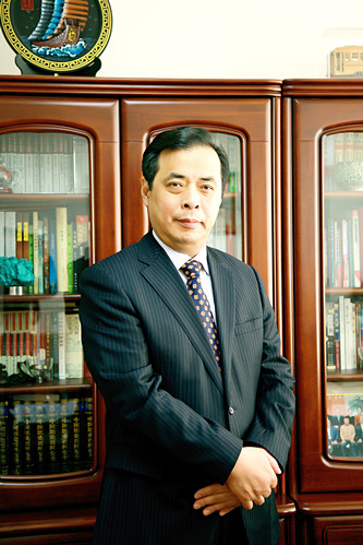 ���٣��������긦������ʡ��Э��ʷί�����Ρ����泤ƪС˵���������������ϡ�������������ľ־����11����С˵������ӥ����������������8������ʼ�����ѧ�ʼǡ���3������������Ʒ��أ�15������������ȫ�������һ���̡�����������ѧ�����ٻ���ѧ���ȣ���Ʒ�����ѡ�������ѡ�����Զ���������鵽���⡣