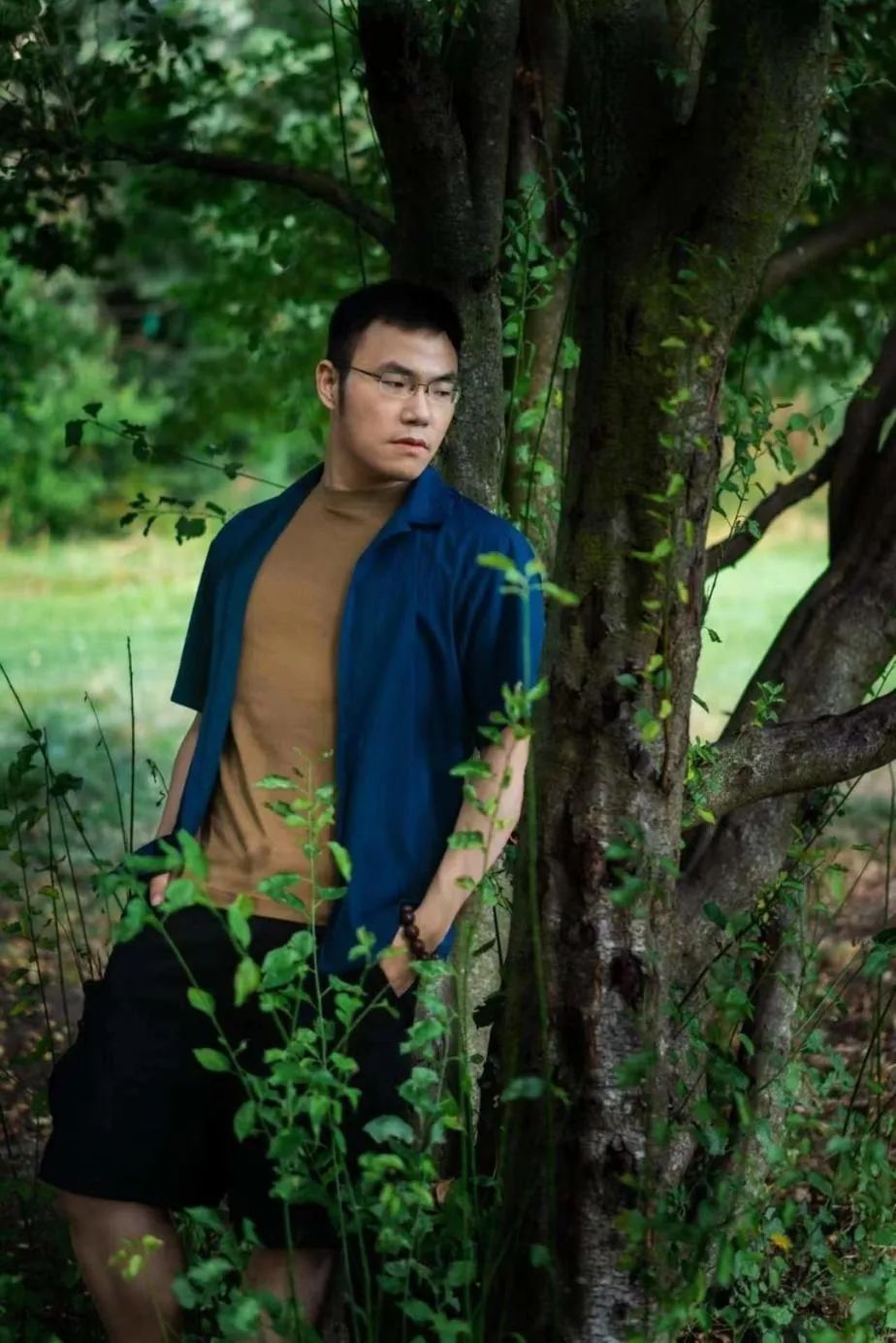 ���f��1997����������д���ߣ�������ѧ�������Ⱥ��ҵ���人��ѧ����ϵ��Ӣ���׶ش�ѧѧԺ����Ϊ�廪��ѧ����ϵ��ʿ������Ʒɢ����ʫ���������ǡ����ڿ�������ӣ��ʫ�����������ѧ����ʫ����������������ʫ�轱���������ʫ�˽����Ƚ��