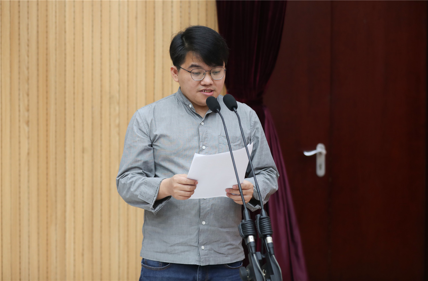 ѧԱ�������١��ʸ���������Ϊ���ڽ�ҵ�������Ⱥ���