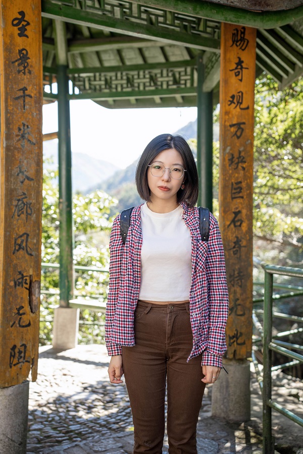 ���Ҽ�� ���橣�����������Ů�����壬һ�ž�һ���������ҵ���й������ѧ������д��רҵ����Ʒ�����ڡ�������ѧ�����ջ񡷵ȶ�ҿ������ѡ�ء�����2020�ꡰ��ɽ֮�ǡ���������������2021����໨��?������ѧ�����˽������߽������С˵����ƪС˵�����׽졶��?������ѧ����������ѧ��С˵�����Ƚ����ѡ������������֧�ּƻ�?�����ѡ���ң�2022��2023���ȡ����ж�ƪС˵������������ɽ�����Ǻ���������˹���ޡ������ǡ����Ĳ���