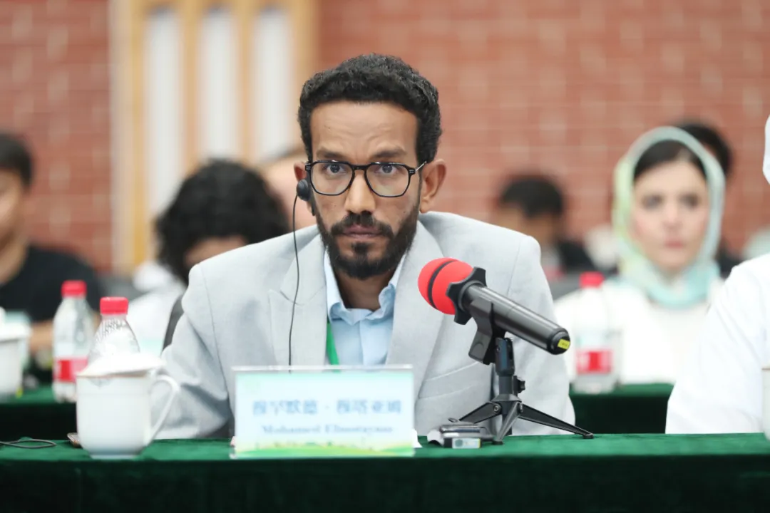 ����ʫ���º�Ĭ�¡�������ķ