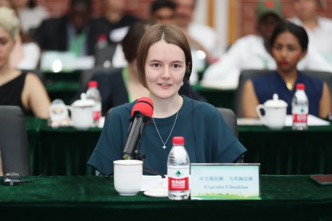 ����˹ʫ��Ҷܽ����櫡����������