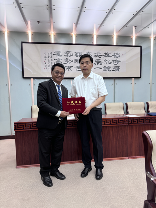 ����������ѧ�ݰ䷢���֤��