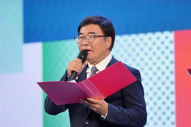 ����㲥������̨ԭ�����˺��������ֿ�Ļ��ʽ