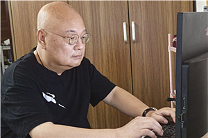 �ж�ƪС˵�������������ˡ�  ���ߣ���һƽ��׳�壩         �񽱸������룬���ҽ�Щ����ѧ�����ĵ�����ʶ��Ҳ����ʵ�������ʵ���ڡ��ӹ𱱶��������������س�����ʮ��������غ�ˮ��˳��������ʮ����ڶ�����·�Ķ԰����б���ɽ�����ֻ����Ĵ�ׯ���������롣�����������������е����أ���ҡ�����������Ų�����˿ڣ�ȴ����������������С��ȴ���ͣ�������Ⱥһ�����š����֡��Ѿ���ȥ�ͻ����ŵģ������ҵĸ������ס�