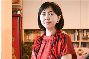 ��ƪС˵���������Ⱥ��ϡ����ߣ����ᣨά����壩         �񽱸���д���У���ζ���ʷ����ѧ��ʱ������塢������ֲ��������û�ͨ������ھ���������ʱ����ռ���չ����ͬ�������Ĺ��ա�˼���ͳ��ԣ�����ÿһ����Ҷ����µ���ս����ˣ������Ⱥ��ϡ��Ĵ�������ʼ���ն���һ�η��������ң�Ŭ����Խ���ҵ���ѧʵ����