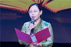 ��ƪС˵�������ڸ�ԭ��  ���ߣ������˶ࣨ���壩         �񽱸�����ѧ���������ҵ�ְҵ������ѡ���һ������֮·���������ҵ����������;����ӯ�У����������ж������죬���ڸ�ԭ���Ȿ������ֵĹ��¡�˼����̽���õ���ί�ǵĿ϶������ҵı޲ߺ͹����Ǿ޴�ģ����Ҷ��ߺý�����ѧ����֮·���������ġ���