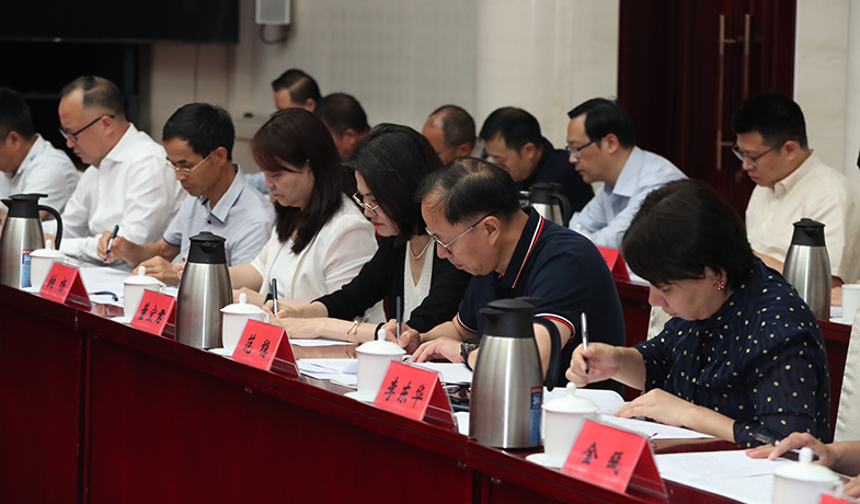 ��ί����дѡƱ