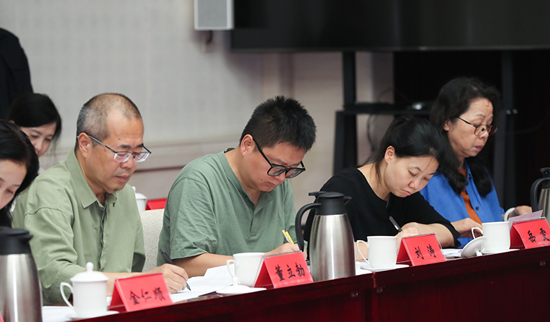 ��ί����дѡƱ