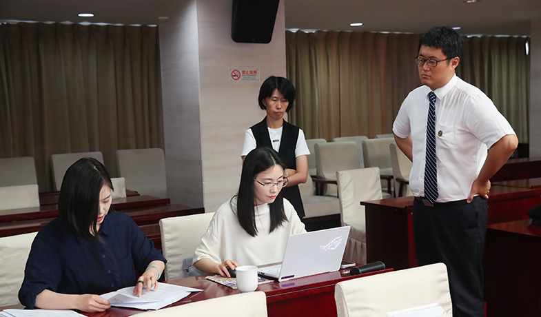 7��31�գ�������Ա�ڼ��ɼ����͹�֤Ա�ļල��ͳ��ѡƱ