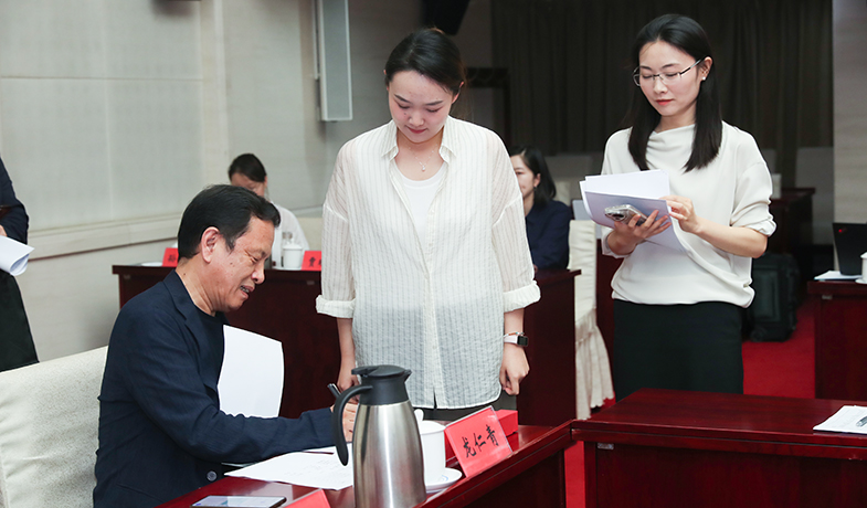 7��31�գ�����ίԱ�����������ѡƱͳ�������ǩ��