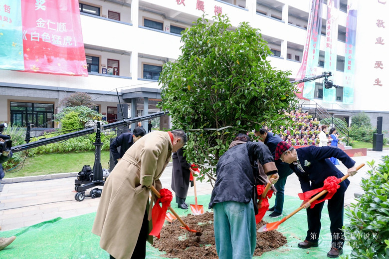 ��������α���ֲ������