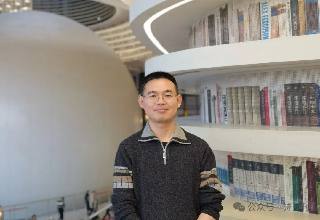 ���ϣ��������������ӱ�¡Ң�ˣ��羺���¹�����Ա���ӱ�ʡ����Э���Ա�������泤ƪС˵����Խõ�塷��ʫ��ɢ���ڡ�ʫ���������ǡ������ӽ�ʫ������ʫѡ�����ȿ������ѡ�ӱ���ѧ���а�ʫ���