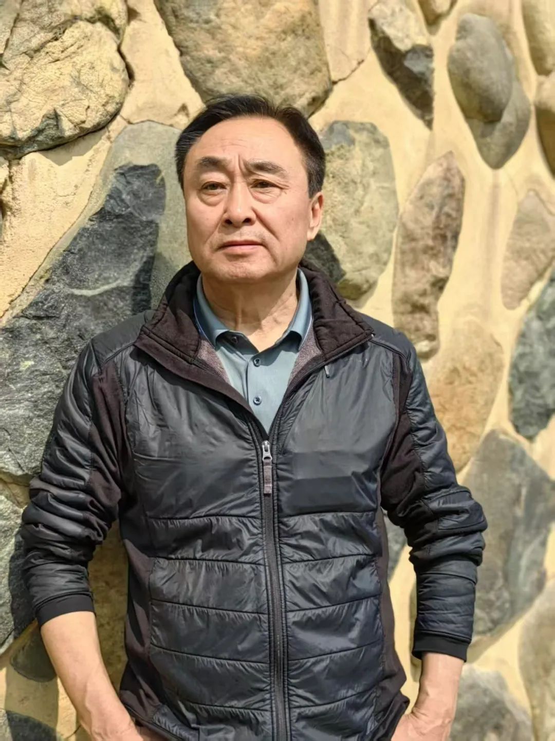 ��ѧо�������ڱ����������������羺���¹�����Ա���й�ʫ��ѧ�����¡��μӵ�ʮ���ഺʫ�ᡣ���ĭ��ʫ�轱��ʮ����ѧ������ɽ��ѧ���������ҡ�������ʫ�轱�������ǡ�ʫ�轱���Ͻ�ɽ��ѧ�����й�����쳤ʫ��������ʫ�������⡣���桶˫������������������ϵĲ�ԭ�����ɳ�����Ǩ�䡷������Ժ�����������15��ʫ����