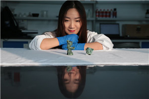 ͯ��������Ʒ������ǧ�꡷���ߣ�����         �񽱸�����үү�ɹ����Ĳ�԰��ڰְָ���ͨ��Сˮ���ߣ���ĳ��΢���Ъ����󣬵������ʪ������ؿ�����һ��޴�������ĵ���ʱ��������������������ţ�������������Դ��﷢ѿ�ˡ�