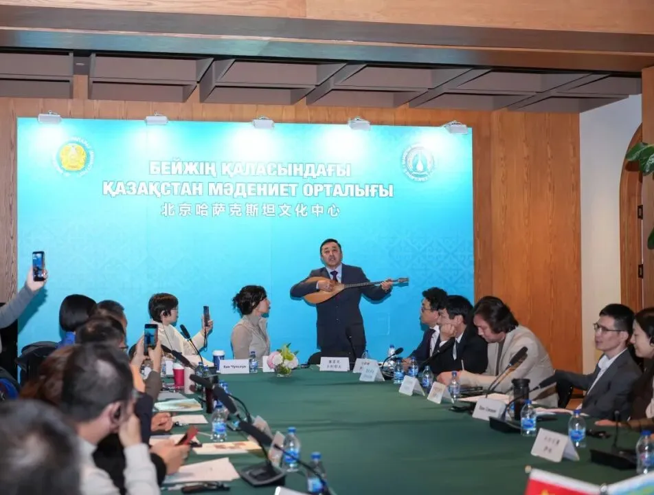 ���ֻ��ֳ���������˹̹���ұ�����������